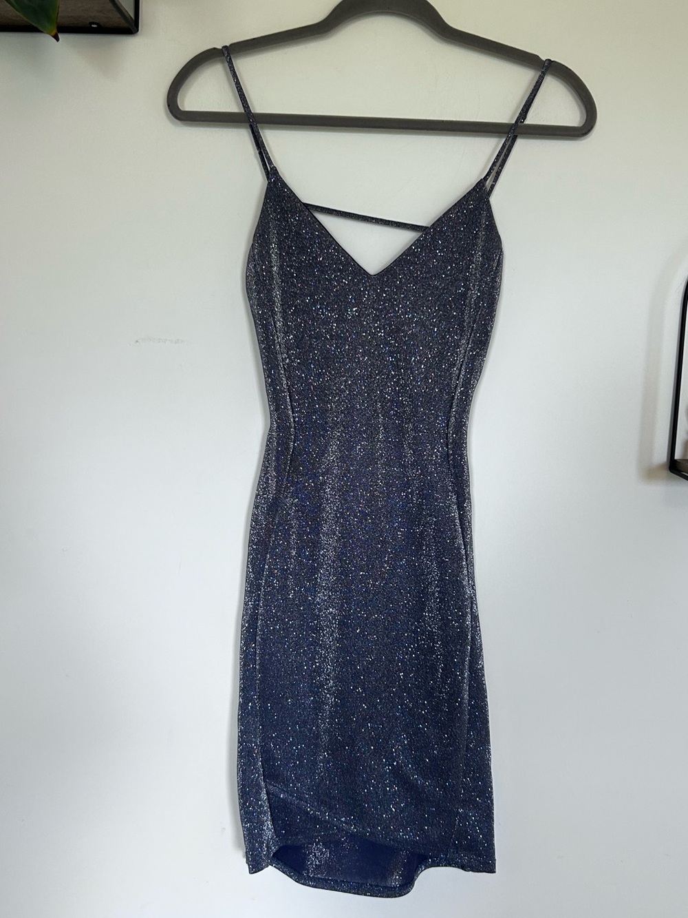 Windsor V Neck Open Strappy Back Sleeveless Glittery Sparkly‎ Mini Dress Small